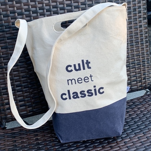 𝅺LIMITED EDITION GAP Card Exclusive Canvas Tote - Picture 3 of 14